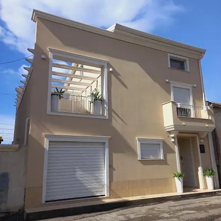 Dimora Anna Apartment